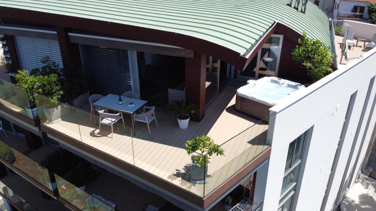 The Q Superior - A Penthouse With Jacuzzi And Sauna Rovinj Exterior photo