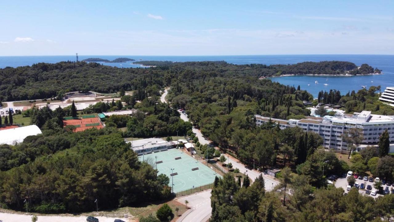 The Q Superior - A Penthouse With Jacuzzi And Sauna Rovinj Exterior photo