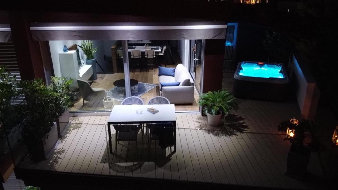 The Q Superior - A Penthouse With Jacuzzi And Sauna Rovinj Exterior photo