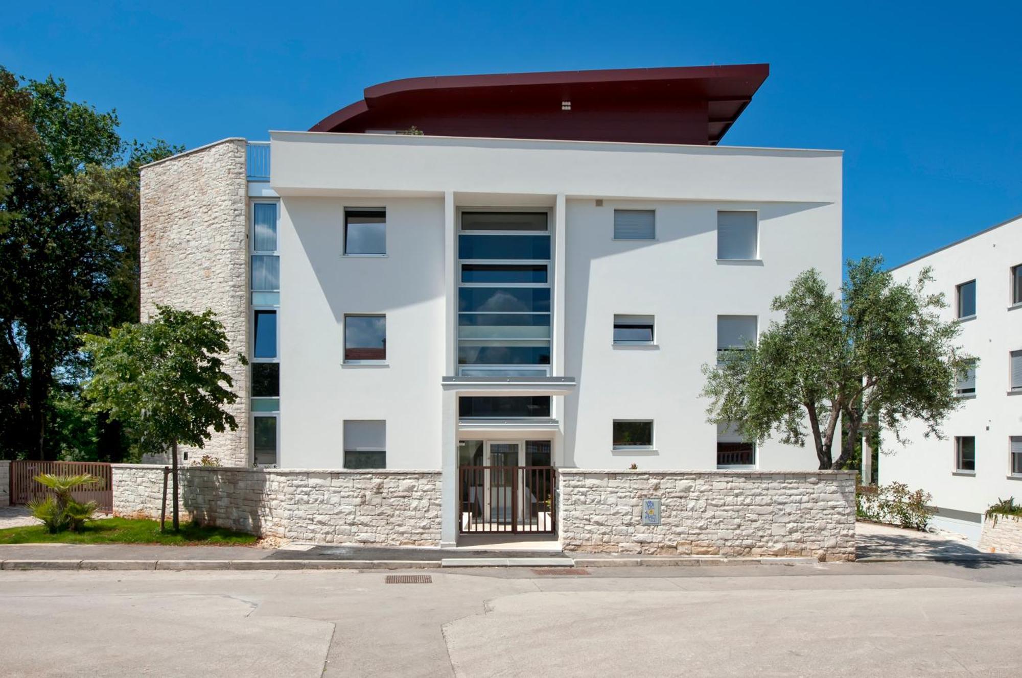 The Q Superior - A Penthouse With Jacuzzi And Sauna Rovinj Exterior photo