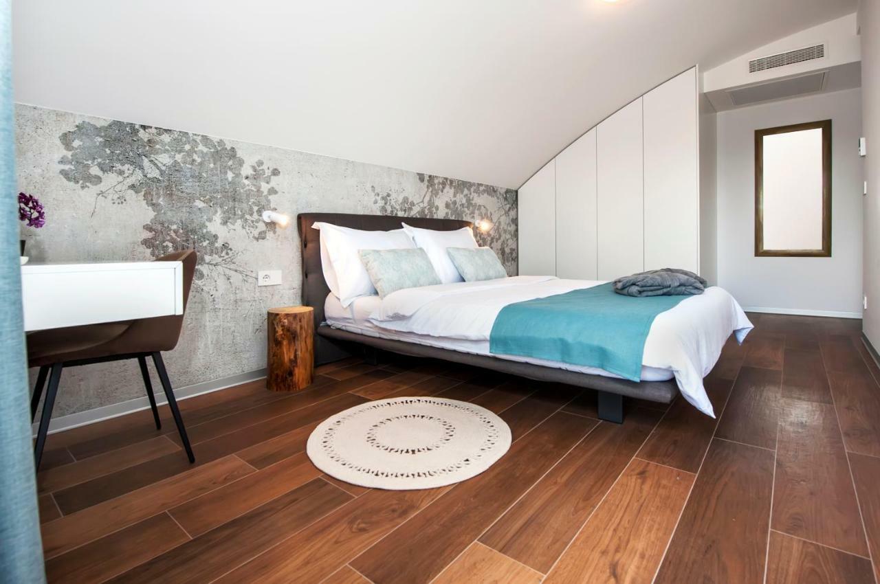 The Q Superior - A Penthouse With Jacuzzi And Sauna Rovinj Exterior photo