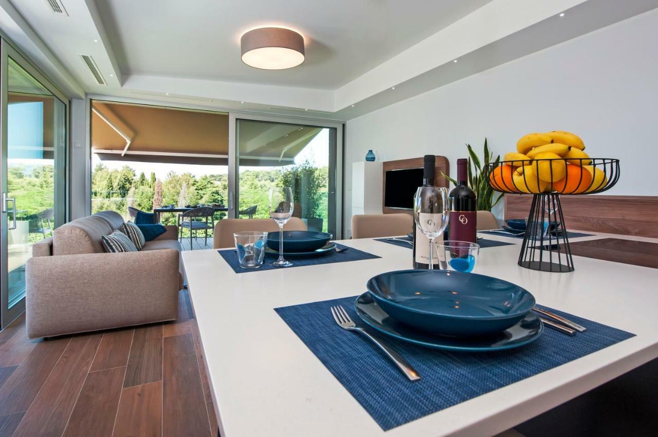 The Q Superior - A Penthouse With Jacuzzi And Sauna Rovinj Exterior photo