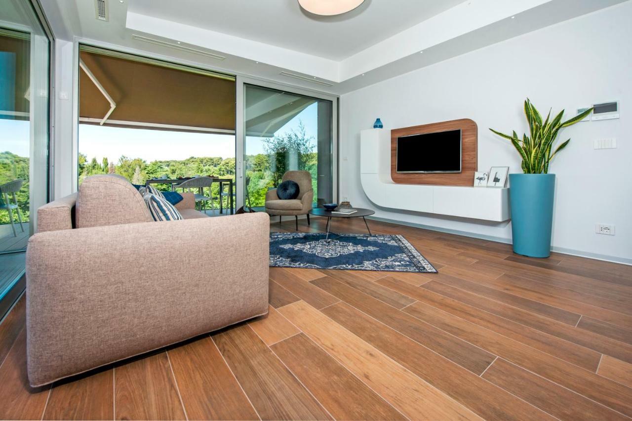 The Q Superior - A Penthouse With Jacuzzi And Sauna Rovinj Exterior photo