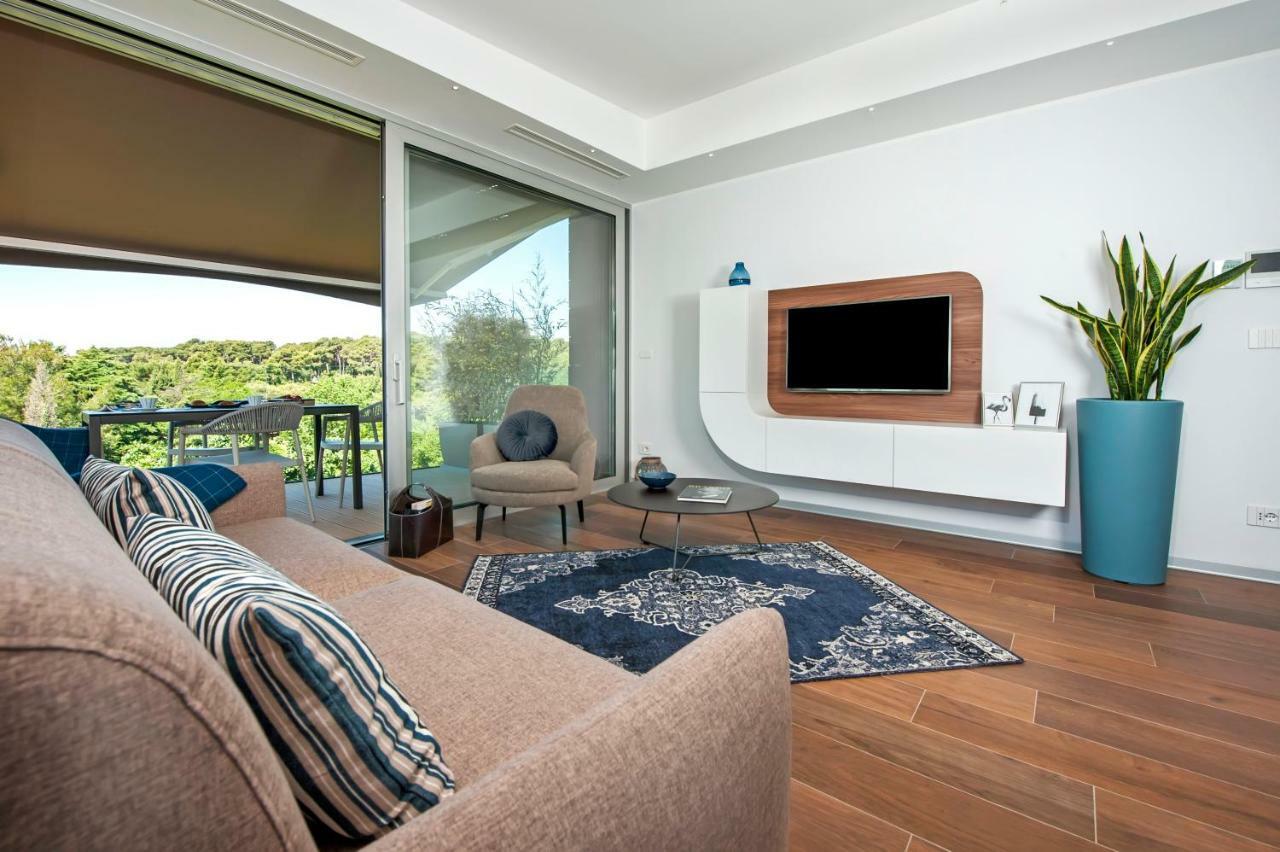 The Q Superior - A Penthouse With Jacuzzi And Sauna Rovinj Exterior photo