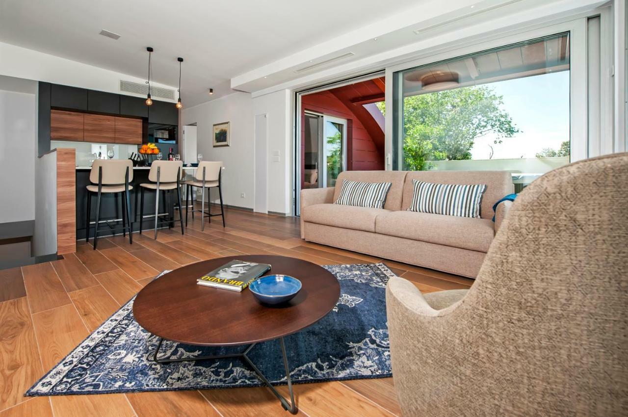 The Q Superior - A Penthouse With Jacuzzi And Sauna Rovinj Exterior photo