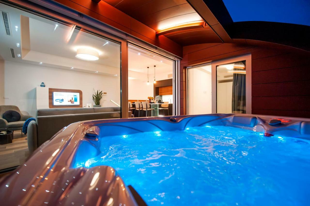 The Q Superior - A Penthouse With Jacuzzi And Sauna Rovinj Exterior photo